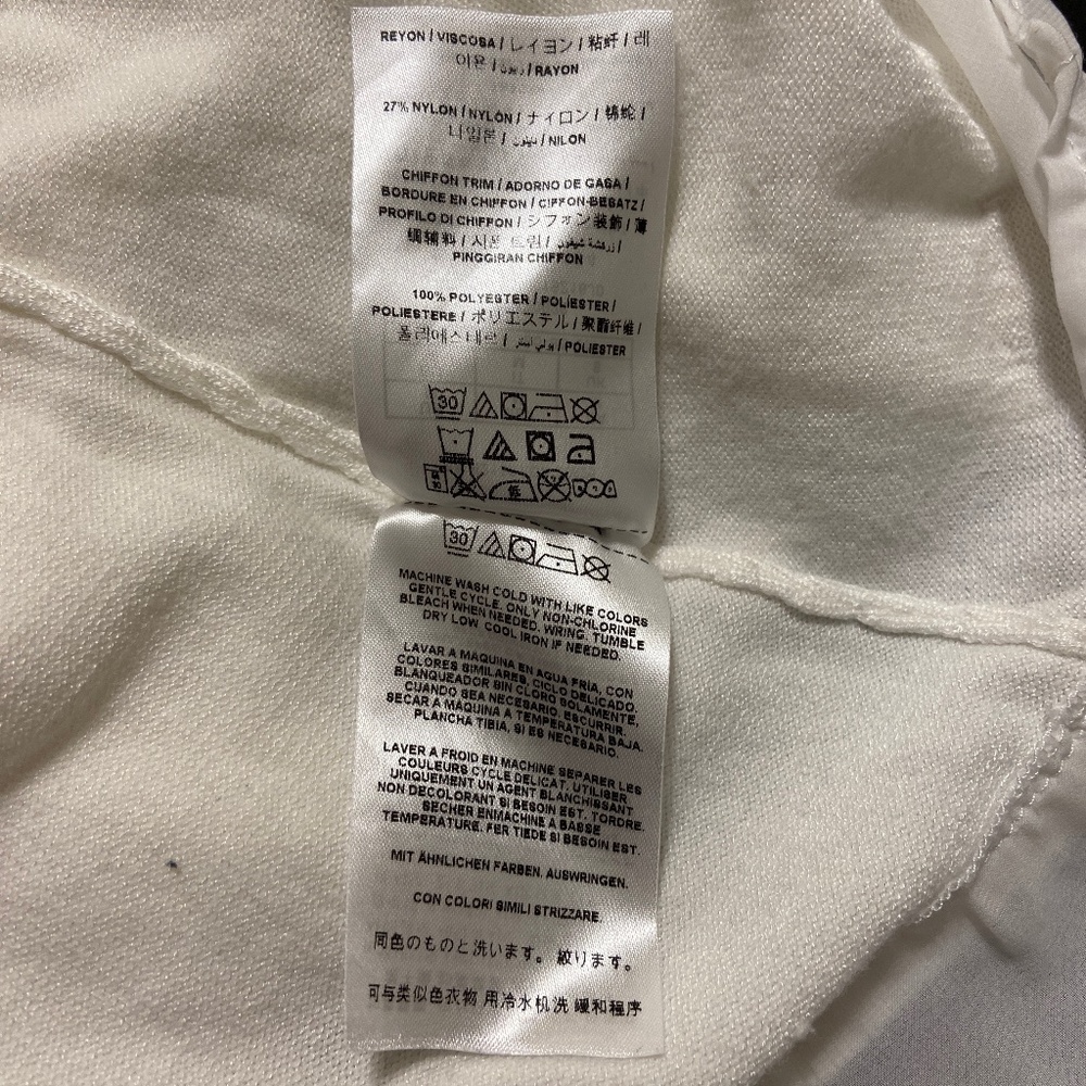 Guess Pullover Sweater with Chiffon Trim size Medium - Picture 9 of 10